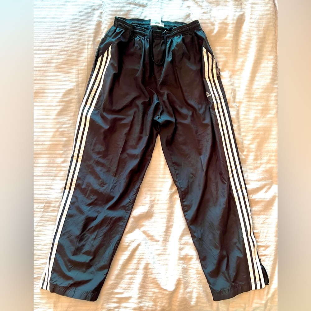 Adidas Jogging pants, Black. Fully lined, 3 pockets